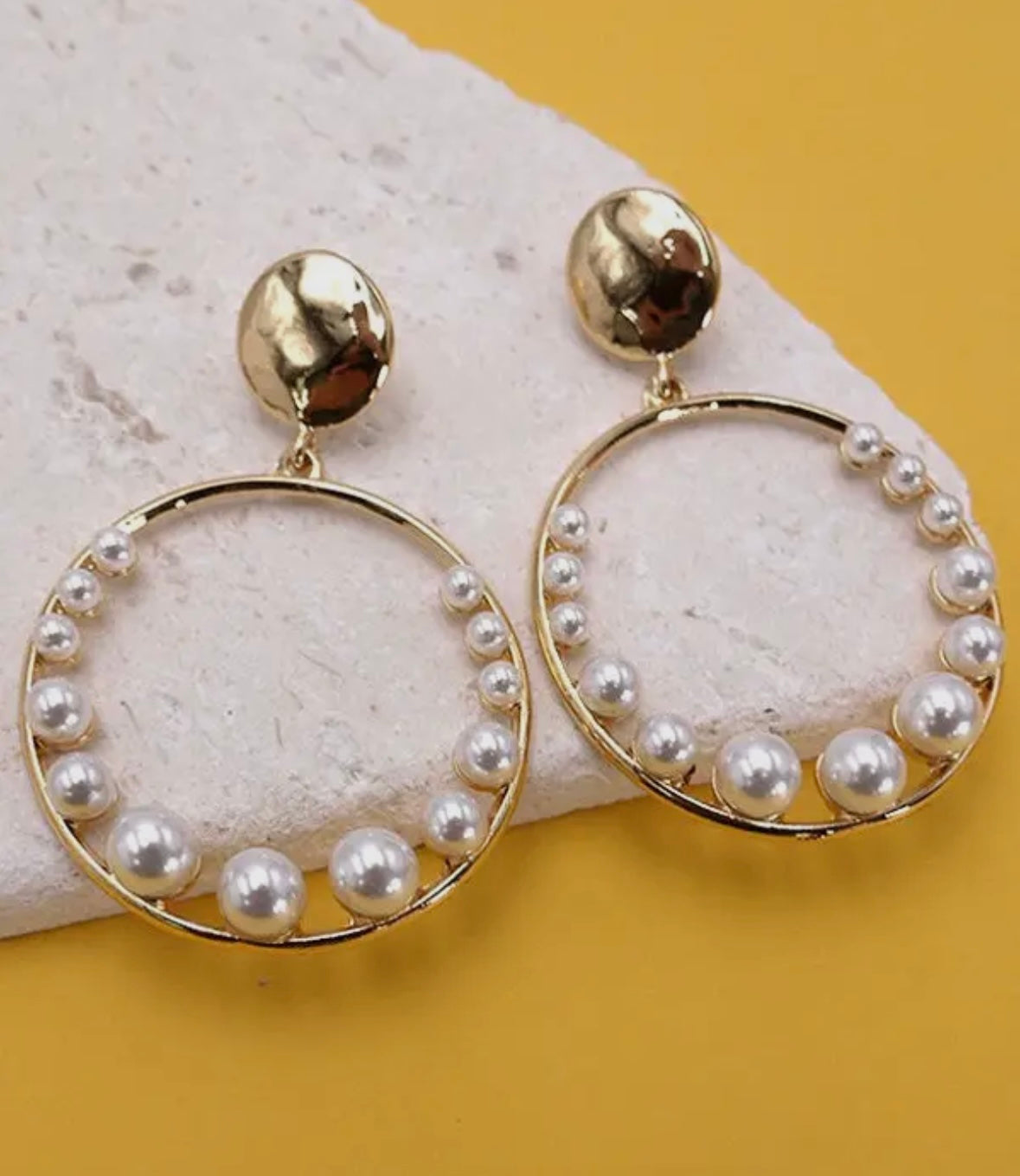 Pearl round drop earrings