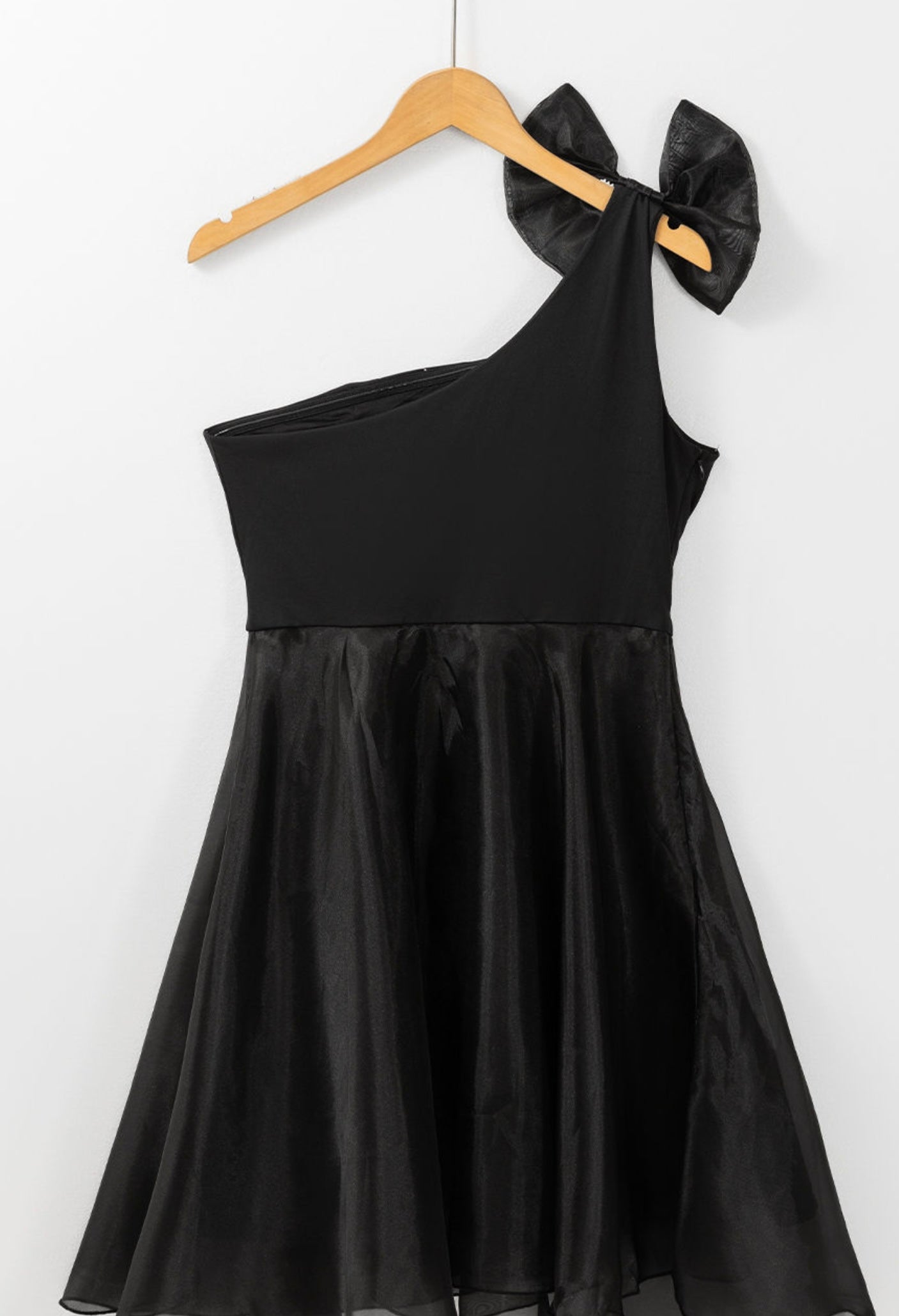 Black Bowtie One-shoulder Tulle Overlay Skater Dress