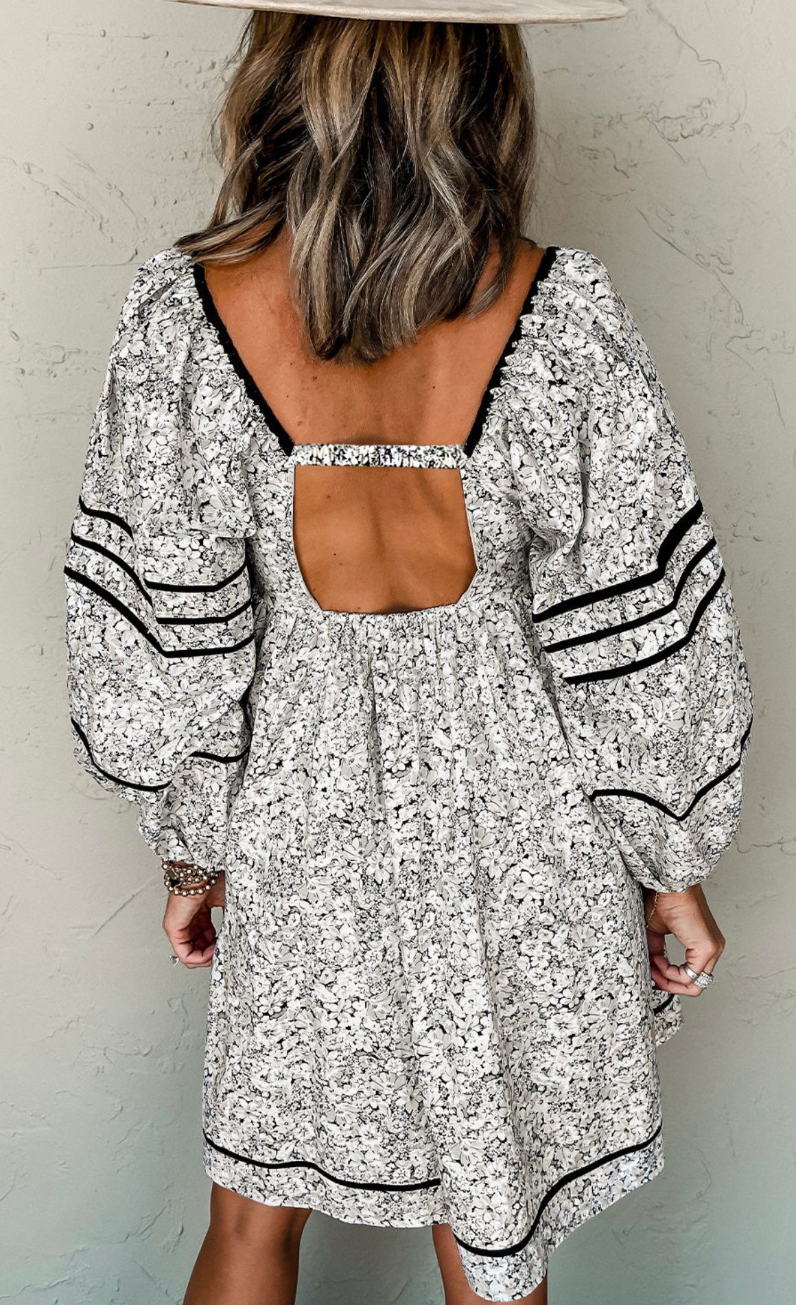 Gray Floral Print Open Back Balloon Sleeve Square Neck Mini Dress