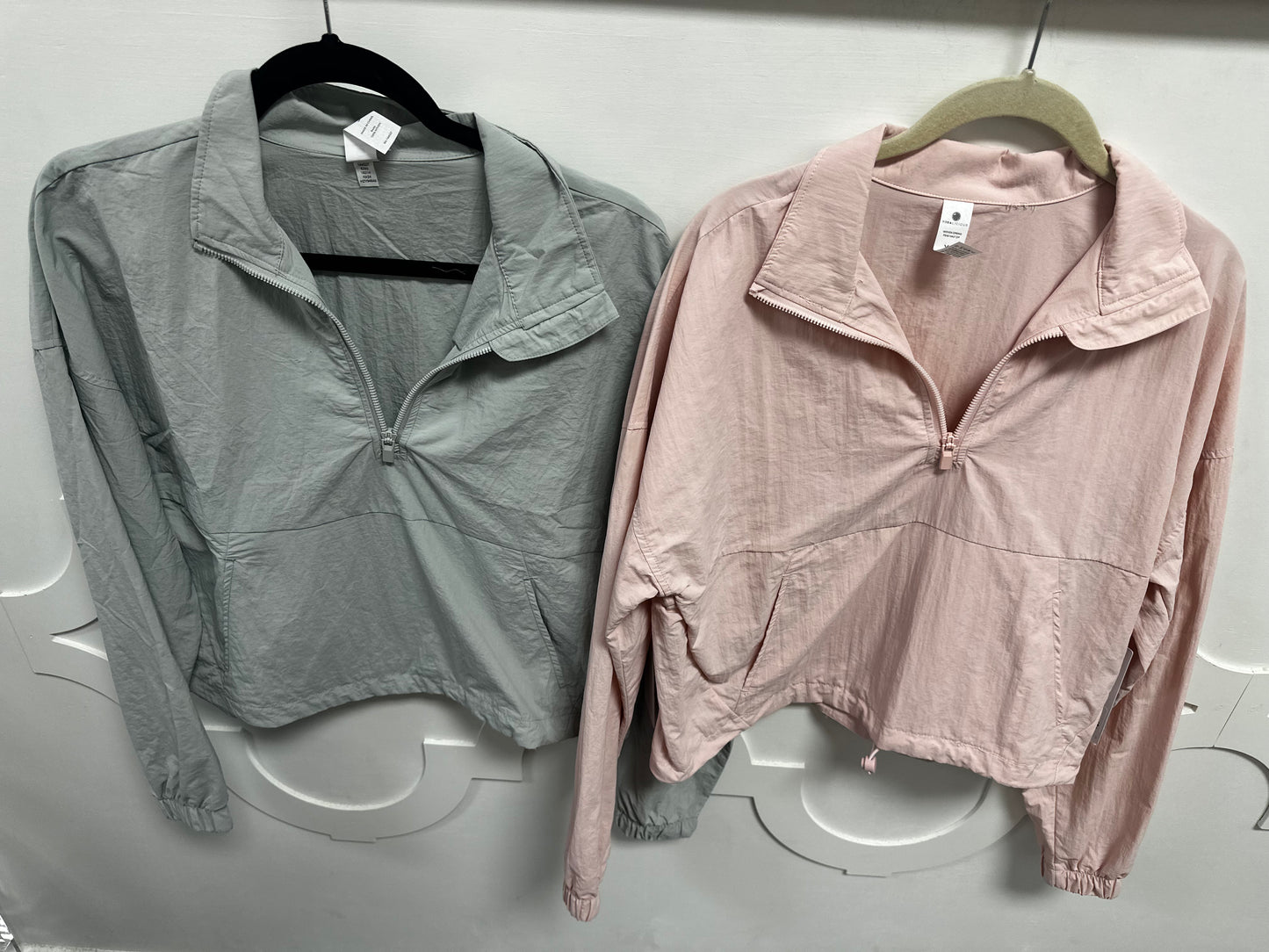 Quarter-zip Wind Breaker