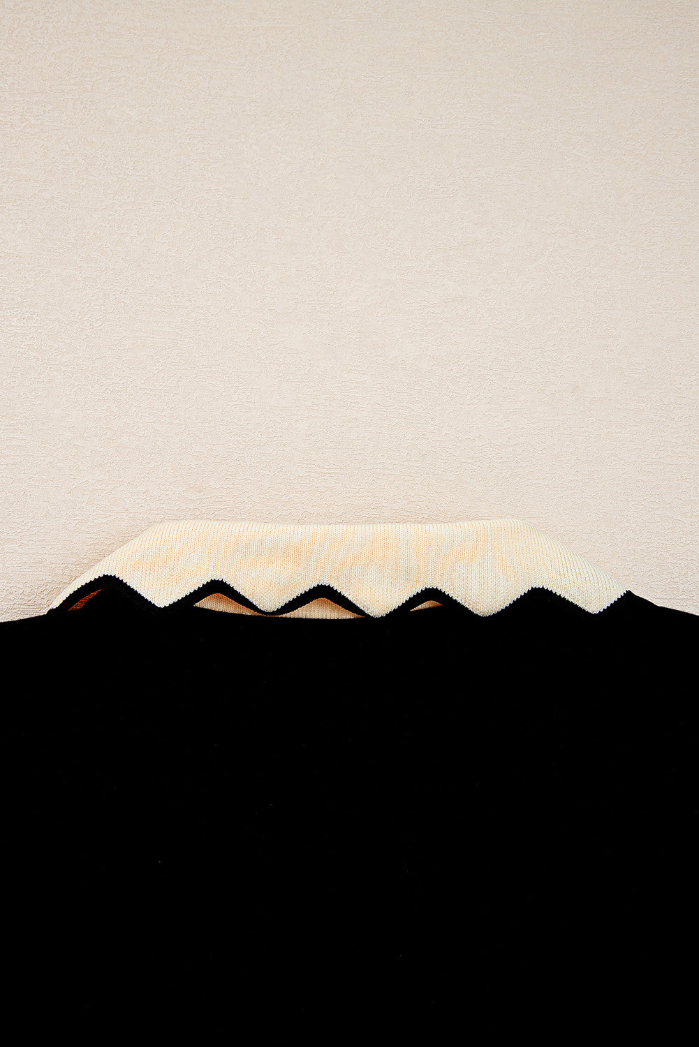 Black Scallop Trim Color Block Long Sleeve Collared Top