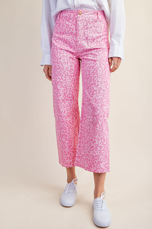 Ankle Cropped Summer Pants In A Leopard Print