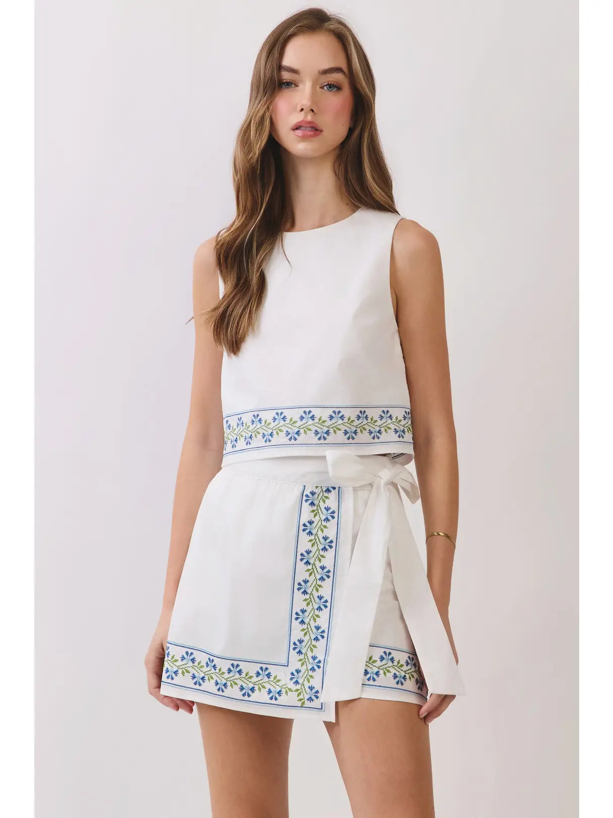 Floral Embroidered Hem Sleeveless Crop Top