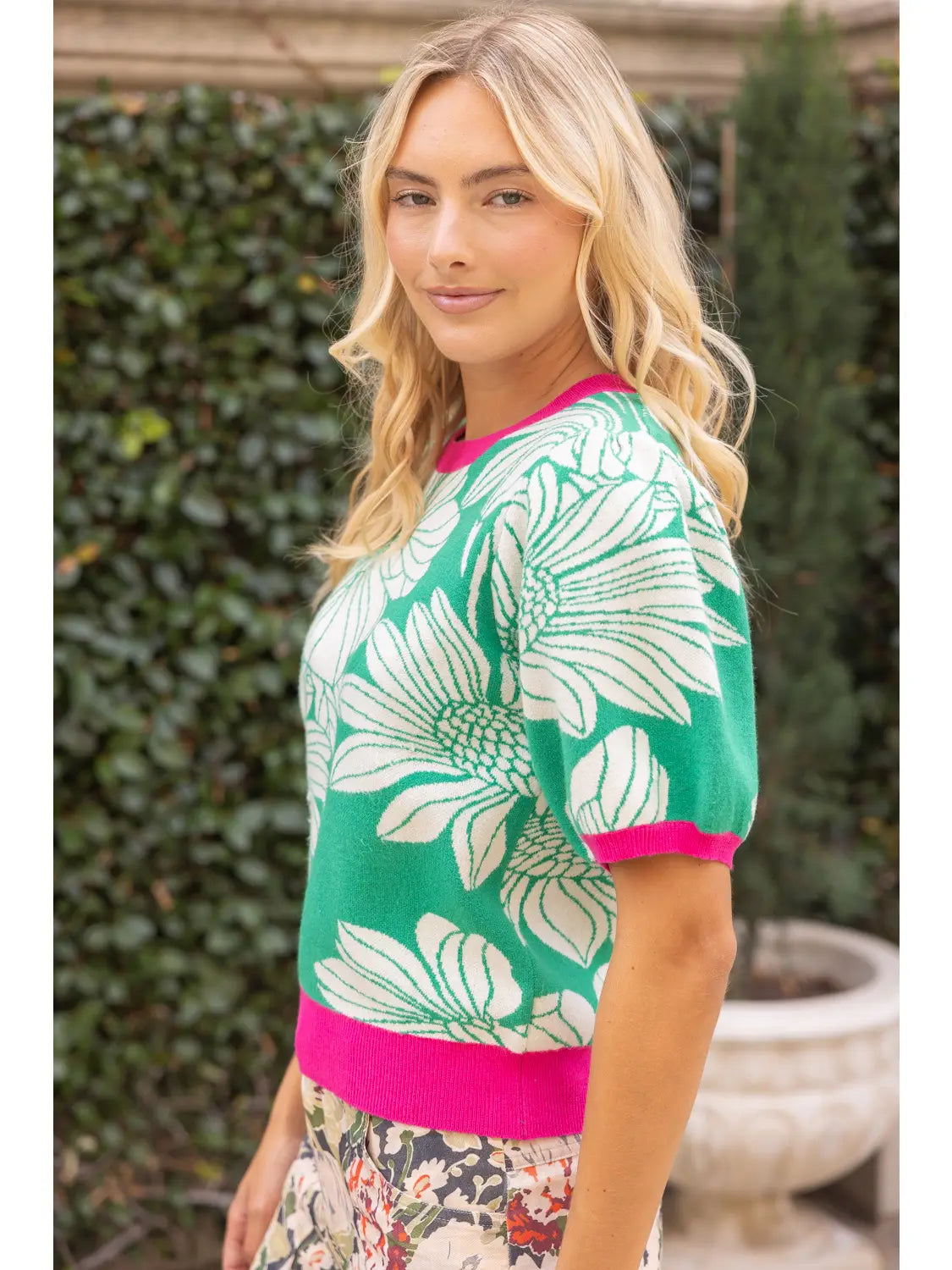 Contrast Color Floral Printed Knit Top