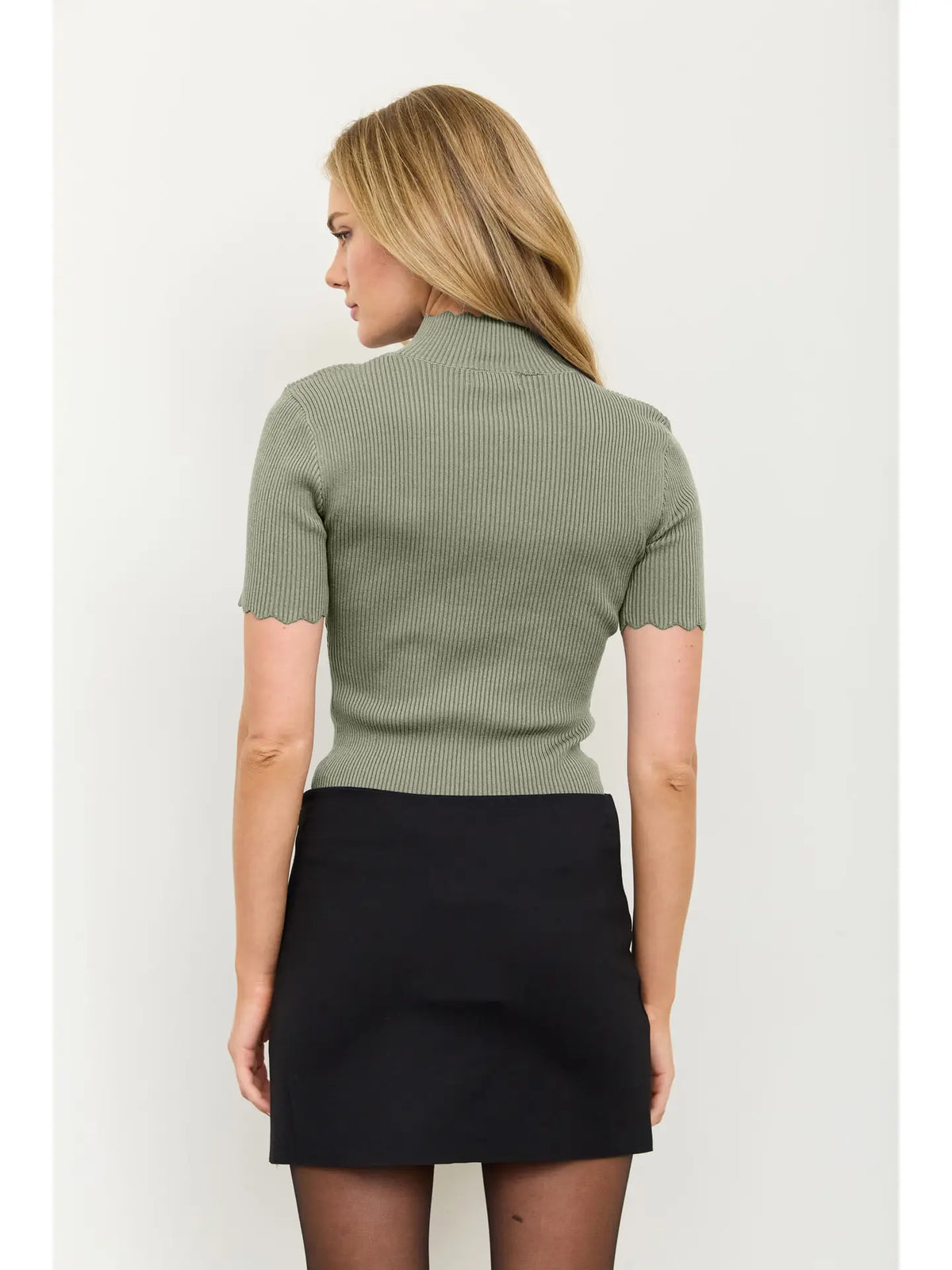 Scallop Mock Neck Short Sleeve Sweater