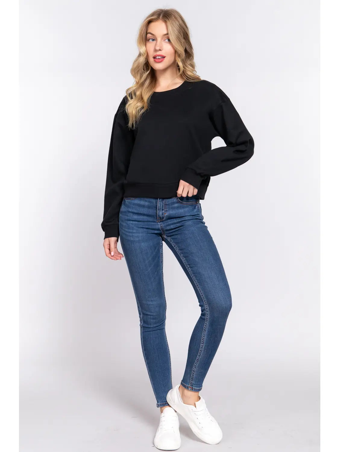 Long Sleeve Round Neck Crop Sweatshirt